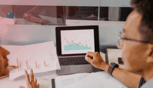 Curva de Laffer: o que é, como funciona e sua importância